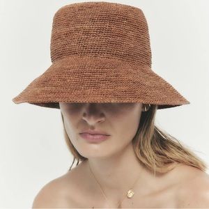 Janessa Leoné Felix Bucket Hat Chesnut